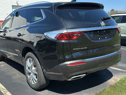 Used 2023 Buick Enclave Essence w/ Experience Buick Package FWD image 4