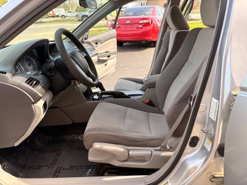Used 2009 Honda Accord LX image 8