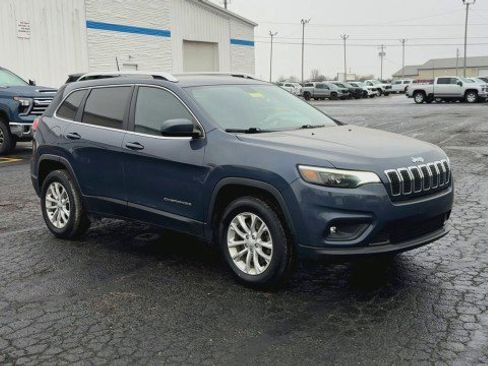 Used 2019 Jeep Cherokee Latitude w/ Popular Appearance Group image 2
