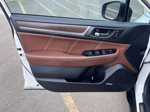Used 2018 Subaru Outback 3.6R Touring w/ Popular Package #3 AWD/4WD image 13