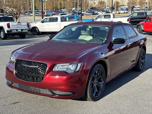 Used 2021 Chrysler 300 Touring w/ Sport Appearance Package image 3