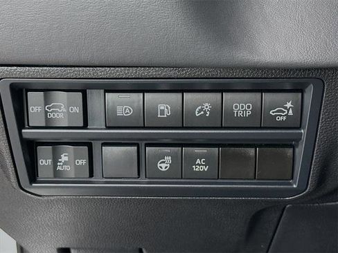 Certified 2024 Toyota Sequoia Platinum image 17