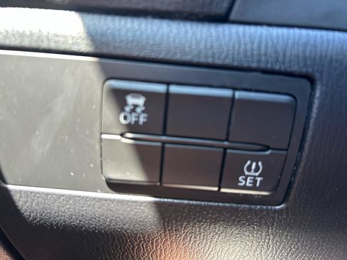 Used 2018 MAZDA MAZDA3 Touring FWD image 10