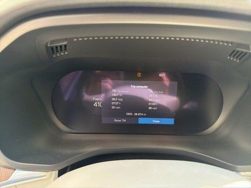 Used 2022 Volvo XC60 B5 Momentum w/ Climate Package image 3