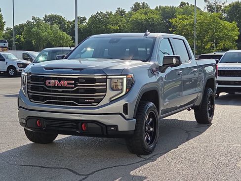 Used 2024 GMC Sierra 1500 AT4 w/ Technology Package AWD/4WD image 3