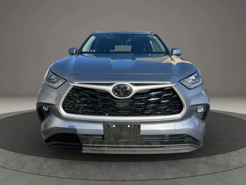 Used 2020 Toyota Highlander XLE image 1
