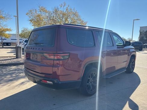 Used 2024 Jeep Wagoneer Series II image 5