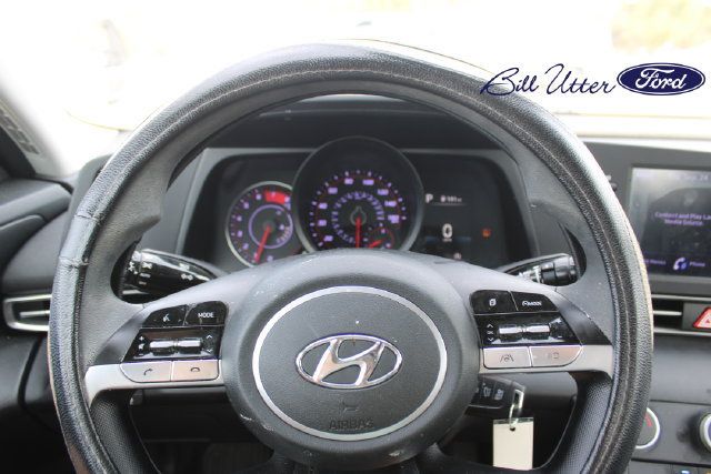 Used 2022 Hyundai Elantra SE w/ Preferred Accessory Package FWD image 10