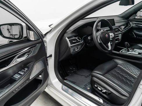 Used 2022 BMW ALPINA B7 xDrive w/ Luxury Rear Seating Package image 23