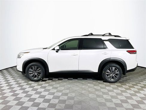 New 2025 Nissan Pathfinder SV image 4