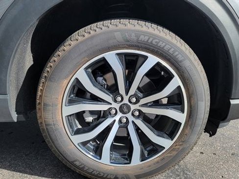 Used 2025 Ford Explorer ST-Line image 13