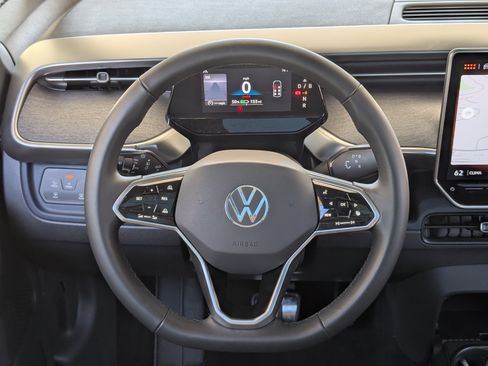 Used 2025 Volkswagen ID. Buzz Pro S Plus RWD image 26