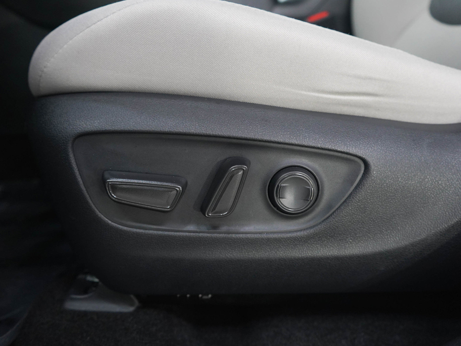 Used 2024 Toyota RAV4 XLE w/ Convenience Package AWD/4WD image 22