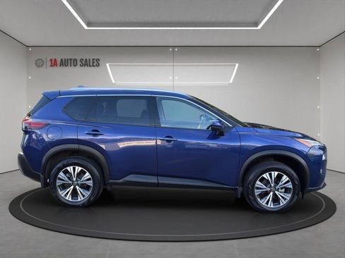 Used 2021 Nissan Rogue SV w/ Premium Package image 6