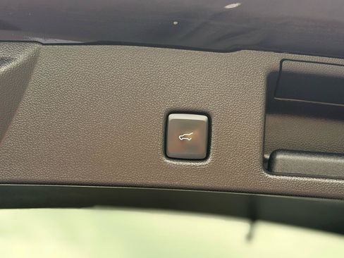 Used 2025 Ford Escape Platinum AWD/4WD image 16