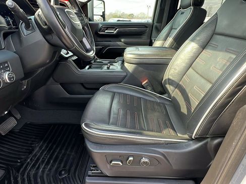 Used 2024 GMC Sierra 2500 AT4X image 13