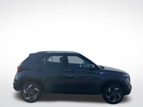 Used 2026 Hyundai Venue SEL FWD image 5