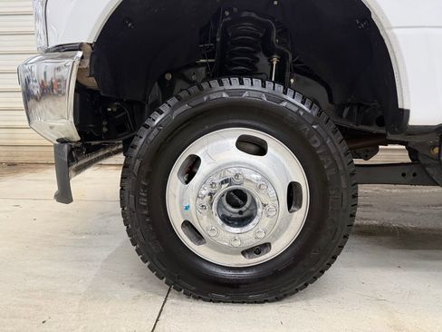 Used 2022 Ford F350 Lariat w/ Chrome Package image 20