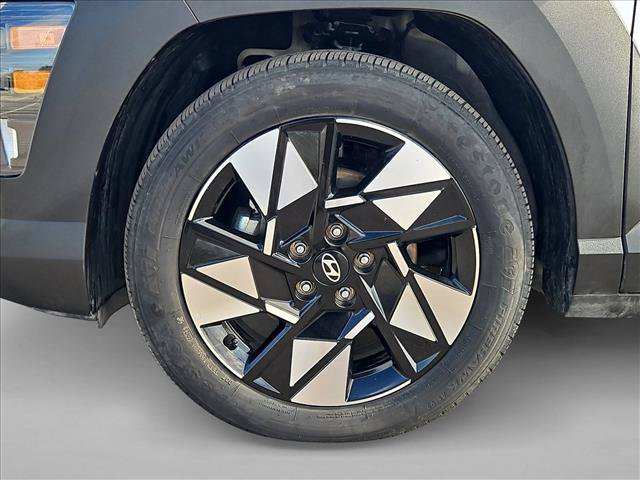 Used 2025 Hyundai Kona SEL FWD image 22