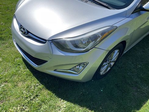 Used 2015 Hyundai Elantra SE w/ Option Group 02 FWD image 10