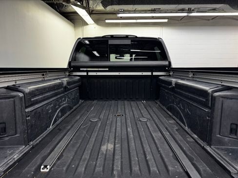 Used 2018 Nissan Titan SL w/ Chrome Package AWD/4WD image 26