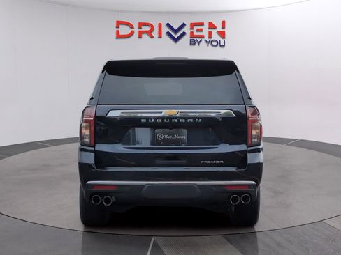 Used 2024 Chevrolet Suburban Premier RWD image 4