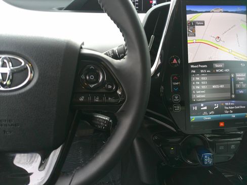 Used 2020 Toyota Prius Limited image 25