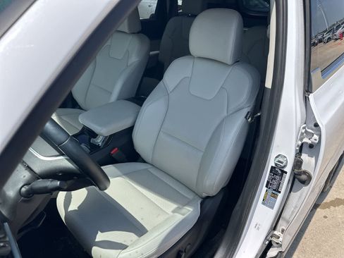 Used 2025 Kia Telluride S AWD/4WD image 10