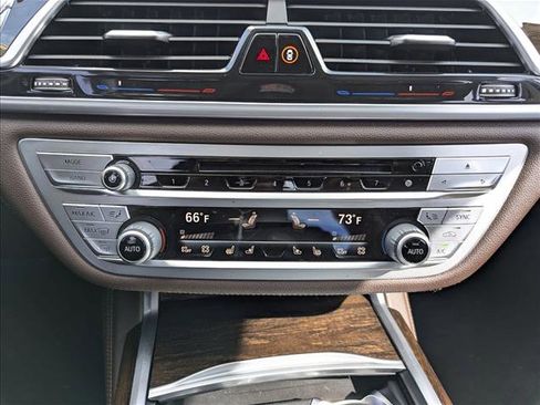 Used 2020 BMW 740i w/ Premium Package image 20