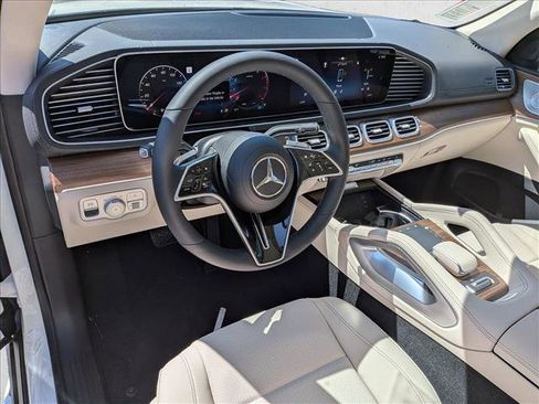 New 2026 Mercedes-Benz GLS 450 4MATIC image 3