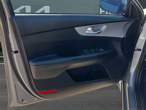Used 2023 Kia Forte LXS w/ LXS Technology Package image 11