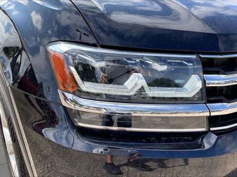 Used 2018 Volkswagen Atlas SEL AWD/4WD image 28