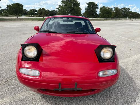 Used 1991 MAZDA MX-5 Miata RWD image 2