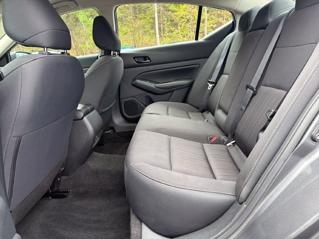 Used 2025 Nissan Altima 2.5 SV FWD image 28