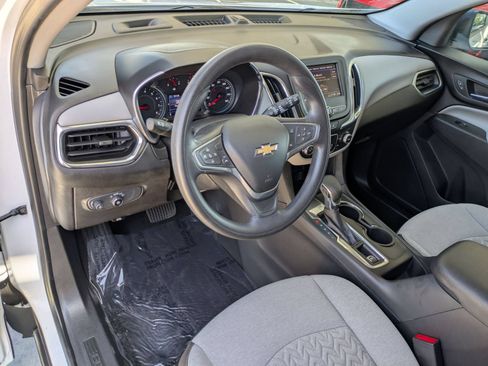 Used 2023 Chevrolet Equinox LS w/ LS Convenience Package FWD image 12