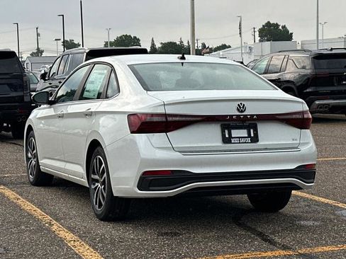 New 2025 Volkswagen Jetta SE image 4