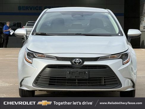 Used 2025 Toyota Corolla LE FWD image 3