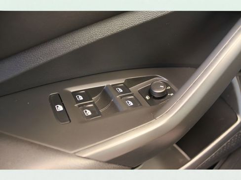 Used 2020 Volkswagen Jetta S w/ Driver Assistance Package image 27