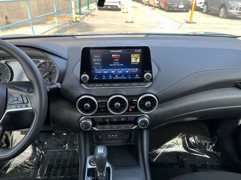 Used 2025 Nissan Sentra SV image 17