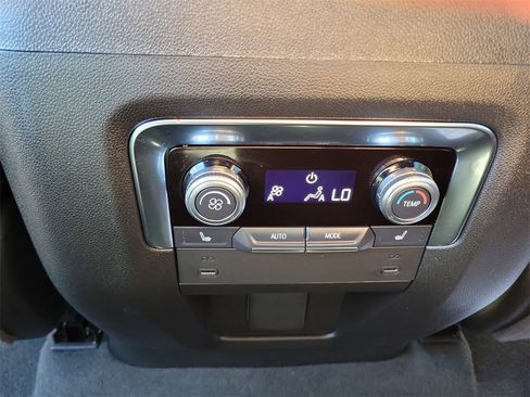 Used 2025 GMC Yukon XL Denali w/ Sun & Power Step Package image 22