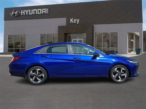Certified 2023 Hyundai Elantra Limited image 2