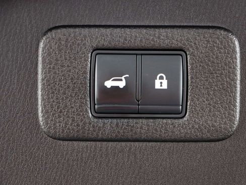 Used 2022 Nissan Armada Platinum image 34