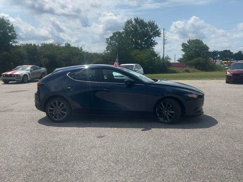 Used 2020 MAZDA MAZDA3 Hatchback FWD image 8