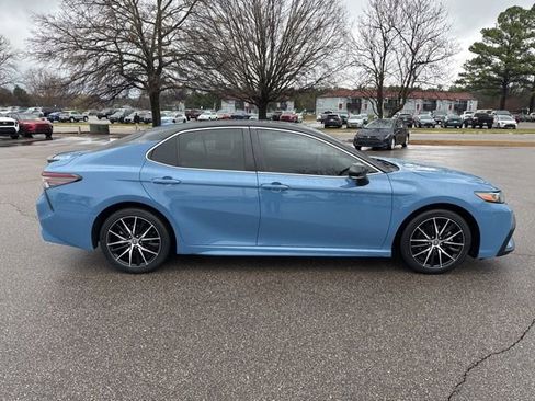 Used 2023 Toyota Camry SE image 6