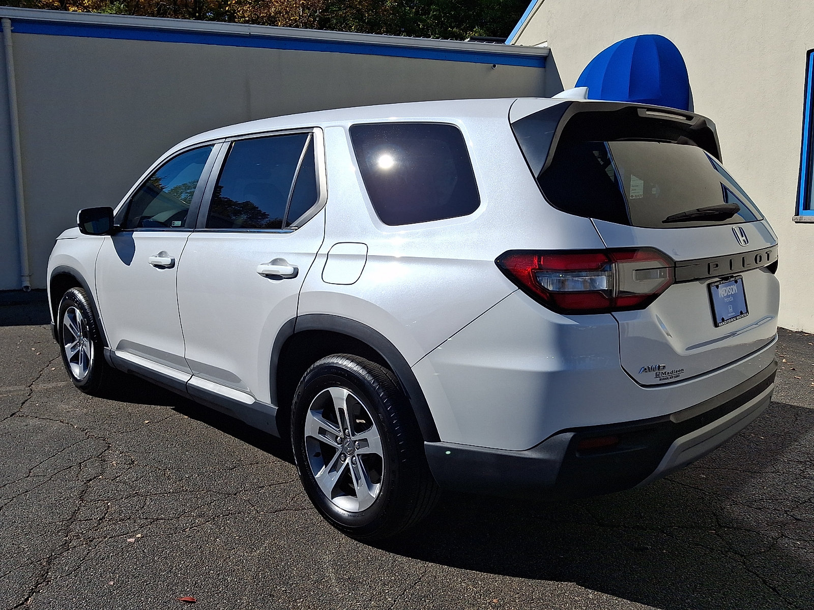 Used 2024 Honda Pilot EX-L image 6