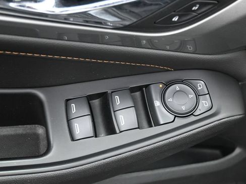 Used 2020 Chevrolet Traverse LS FWD image 12