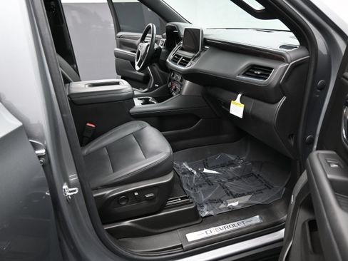 Used 2023 Chevrolet Tahoe Z71 w/ Luxury Package AWD/4WD image 21
