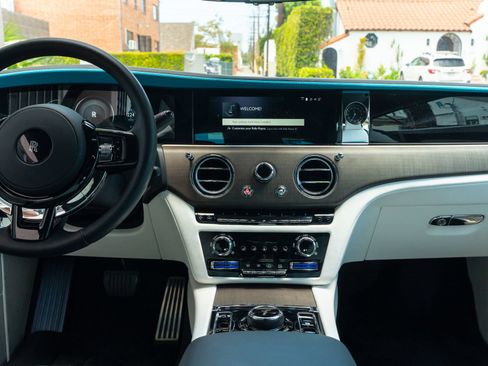 Certified 2024 Rolls-Royce Spectre w/ Spectre Launch Package AWD/4WD image 4