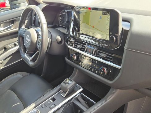 Used 2022 Nissan Pathfinder SL image 8