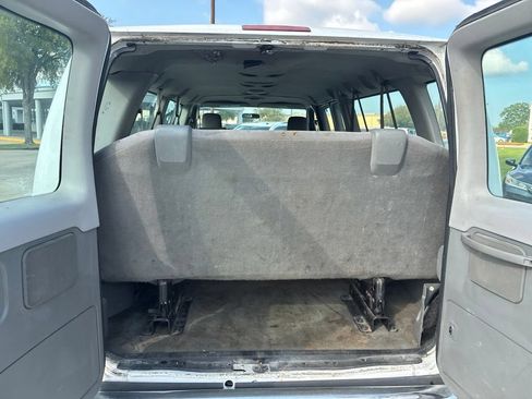 Used 2012 Ford E-350 and Econoline 350 XLT RWD image 8